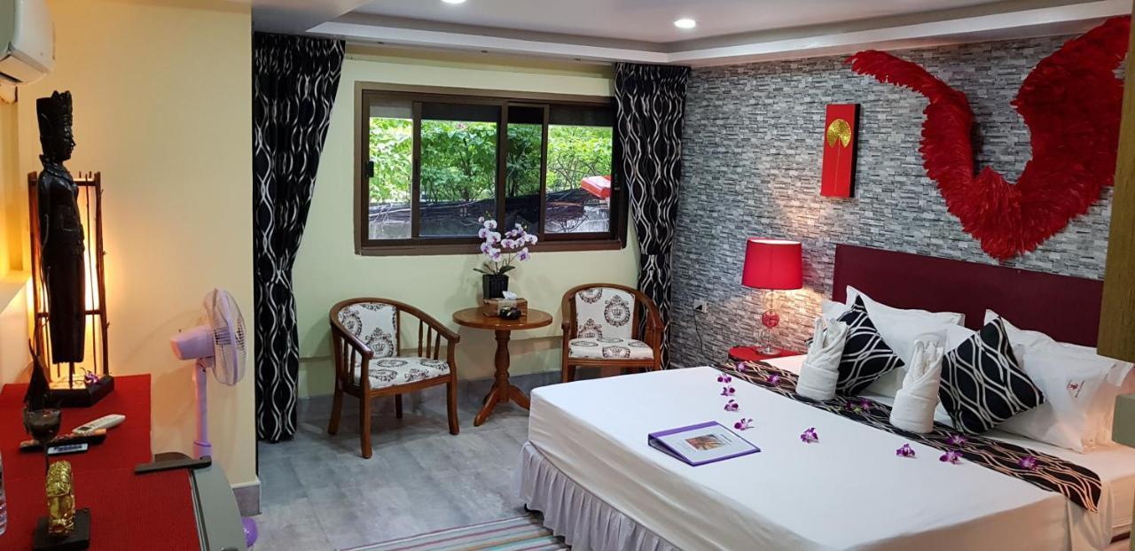 Fong Kaew&baan Nang Fa
